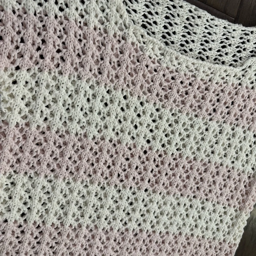 Pink and White Cap Sleeve Cropped Blouse - Picture 2 of 5